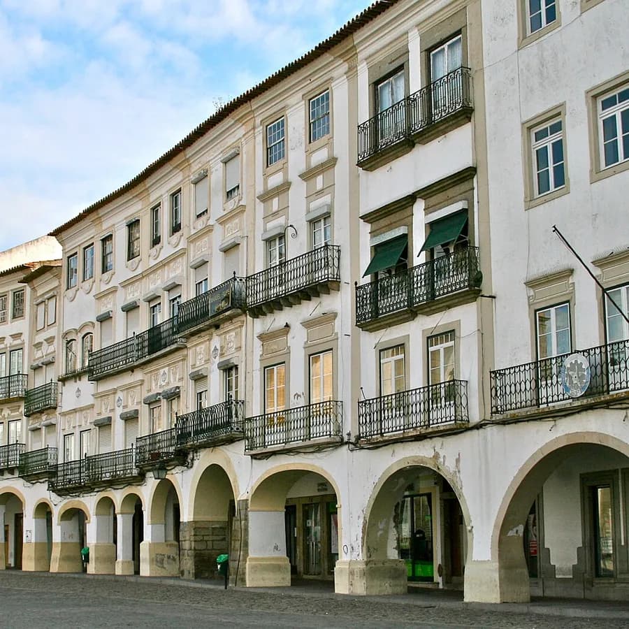 Évora