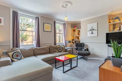 Chic Victorian House near London Bridge