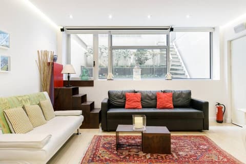 One bedroom appartement with shared pool enclosed garden and wifi at Madrid