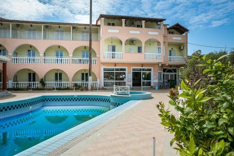 Planos Apartments