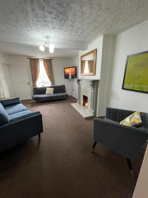 Hill View House