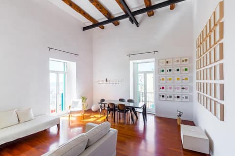 Contemporary Art House with a view by Napoliapartments