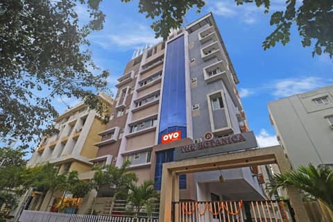 Super OYO Flagship The Botanica Grand