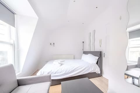 Central & Compact 1BD - 5min Walk to Paddington