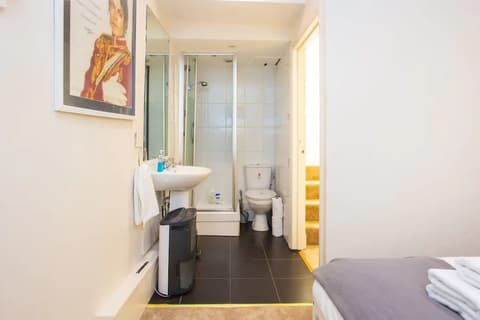 Peaceful 2 Bedroom Apartment in Affluent Fulham