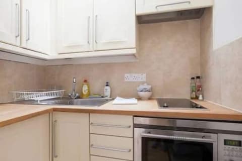 Stunning 1 Bedroom Apartment in Chelsea