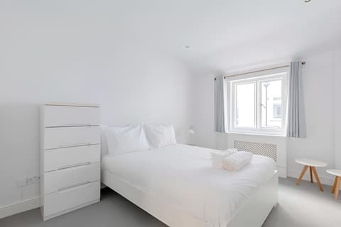 Central & Stylish 2BD Home Near Kensington Gardens