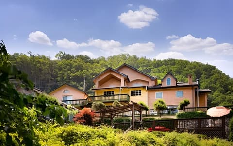 Yangpyeong Blossom Pension
