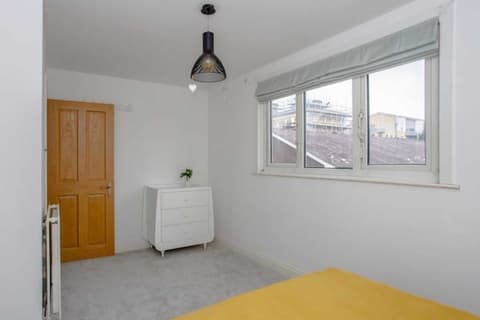 Spacious 3 Bedroom Apartment With Large Balcony