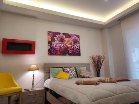 Acropolis Metro Station Flat 2