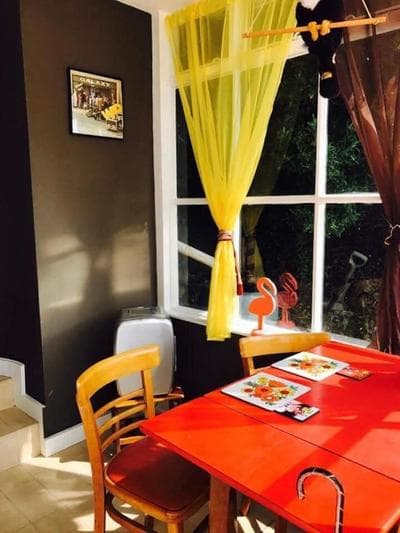 The Retro Retreat with free parking