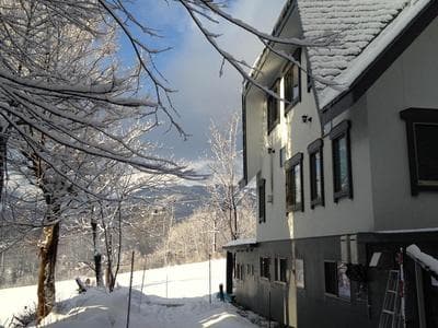 Hakuba Slopeside Chalet