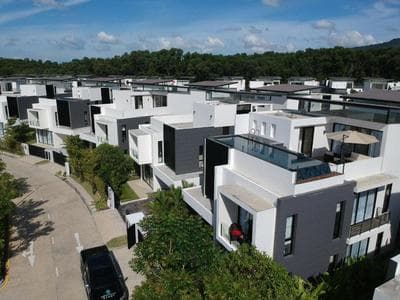 Laguna Park Villa with rooftop pool by Lofty