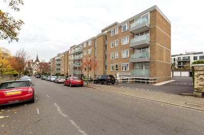 Putney 1 Bed Apartment by BaseToGo