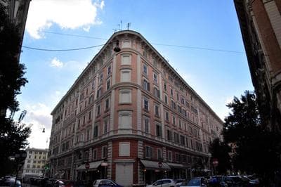 Vatican Plaza