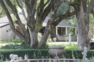 Farmhouse Lodge
