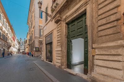 Condotti - 60 mt from Spanish steps