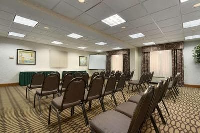 Holiday Inn Express Fayetteville Fort Bragg by IHG