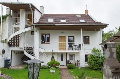 Star Apartments