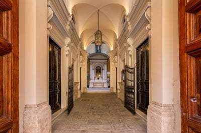 DeCharme apartment with terrace in Monti