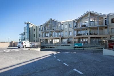 3BR Coastal Stay Balcony BBQ Views by CTHA