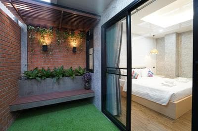 Luck Esan Loft