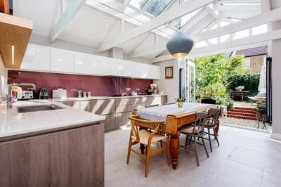 Veeve - Classic Contemporary