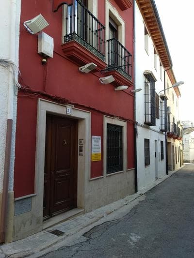 -2-COMO EN CASA, parking 5eu al día según disponible, en centro historico de Ubeda