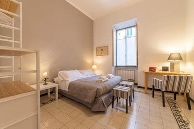 Elizabeth House - WelcomeToRhome