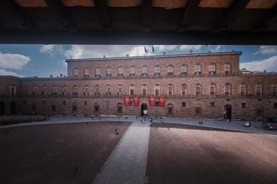 Great Location Just Infront of Pitti Palace
