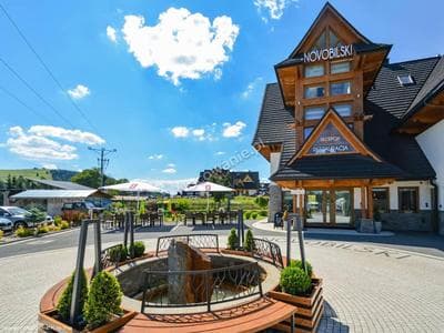 Novobilski przy Termie Bania i Kotelnicy - sauna, jacuzzi, restauracja, pokój zabaw, wypożyczalnia rowerów e-bike
