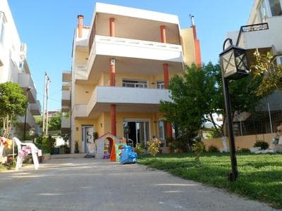 Menelaos Family Apartments