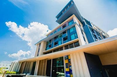 The Aristo by Holy Cow, 2-BR, mountain view