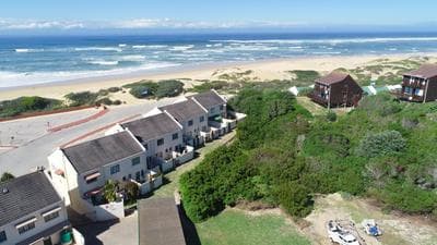 8 Settler Sands Beachfront Accommodation Sea View