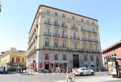 Mola Suites