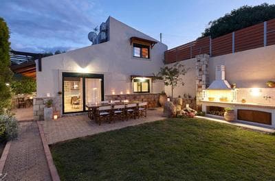 Family friendly Villa Thallos