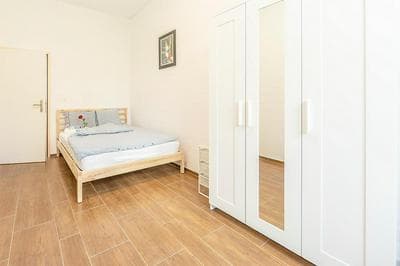 YELLOW INN- Simple Rooms and Easy Parking direkt bei der OLMA nahe HSG und Spital
