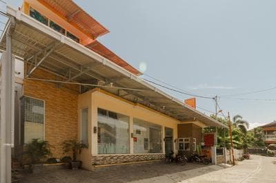 RedDoorz Syariah near Jembatan Siti Nurbaya Padang