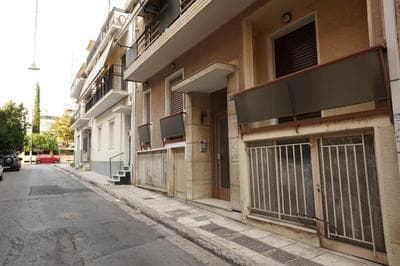 Central Apartment with Spacious Balcony