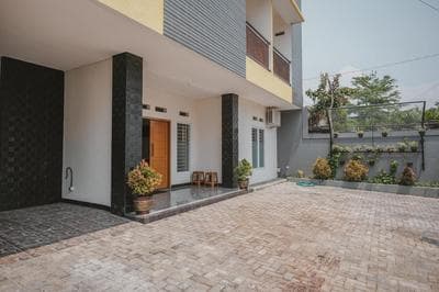 RedDoorz Syariah near Pahoman Lampung