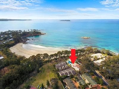 Denhams Beach side holiday apartment