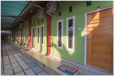 RedDoorz near Lapangan Tenis Balikpapan