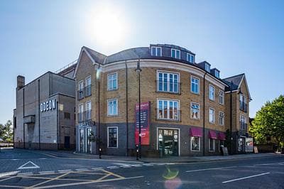 South Woodford 2 Bed En-Suite House