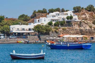 Akrotiri Hotel