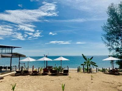 Naroth Beach Bungalow