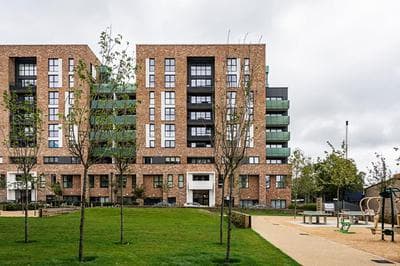 Chiswick Park 3 bed 3 bath West London - Parking