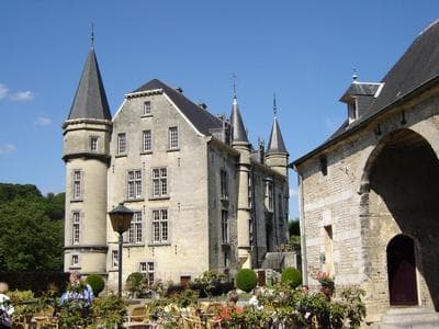 Kasteel Schaloen - vakantiewoningen & hotel - gratis parkeren