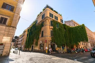 Urbana Apartment Colosseum