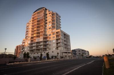 Luxury Ocean View Beachfront 2 bed apartment -206 The Waves, Blouberg, Cape Town