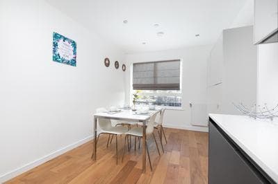 Skyvillion - Olympic View London Stratford Apartment